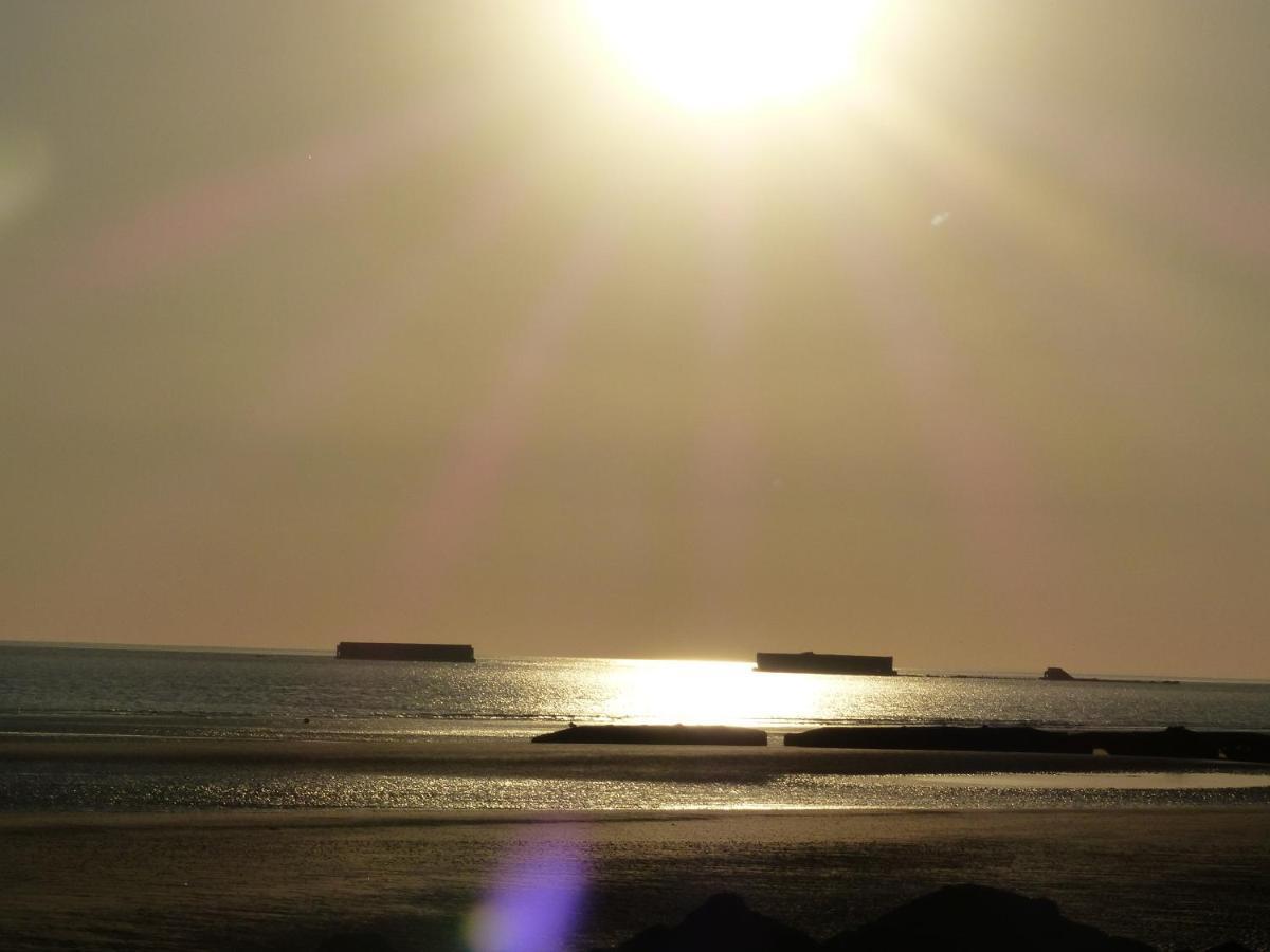 Le Ruban Bleu Face A La Mer Arromanches-les-Bains Ngoại thất bức ảnh